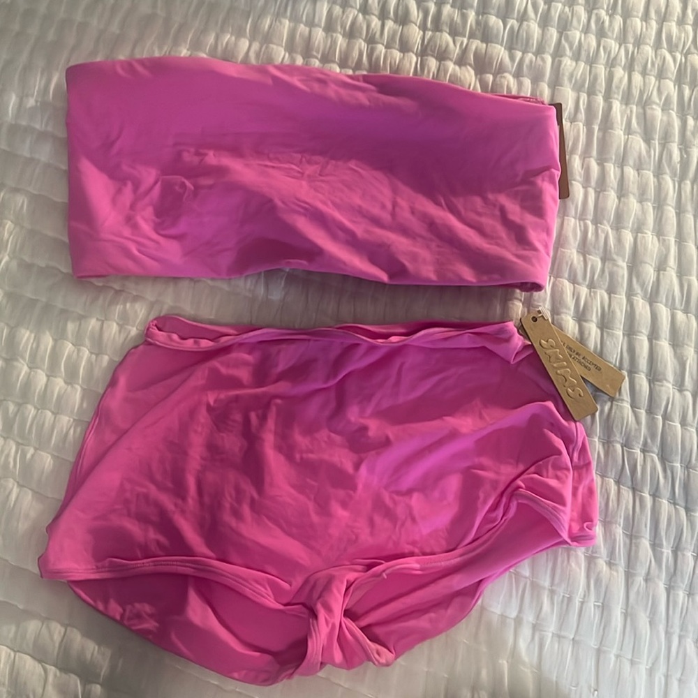 nwt skims pink bandeau and panty set